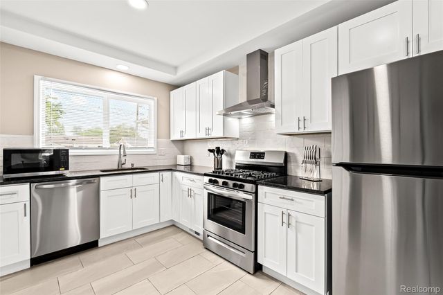 28459 Rosslyn Avenue, Garden City, MI 48135