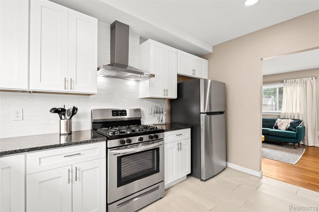 28459 Rosslyn Avenue, Garden City, MI 48135