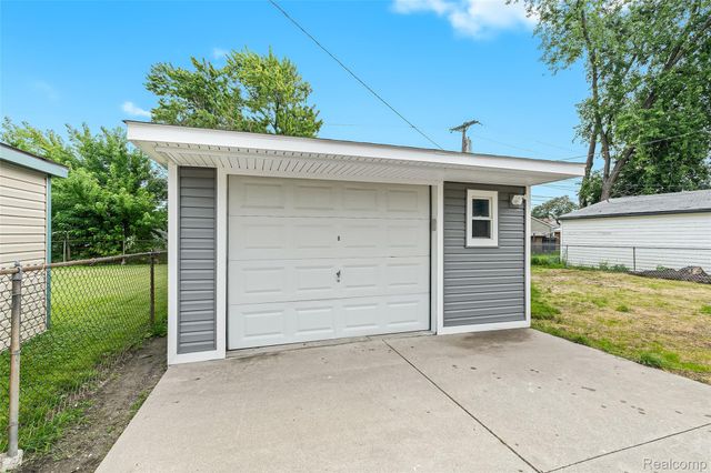 28459 Rosslyn Avenue, Garden City, MI 48135