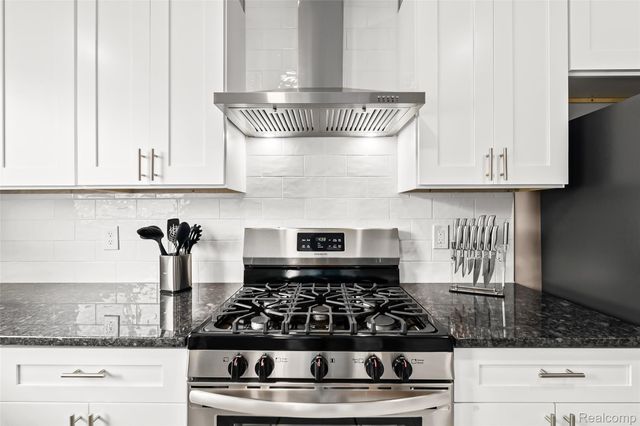 28459 Rosslyn Avenue, Garden City, MI 48135