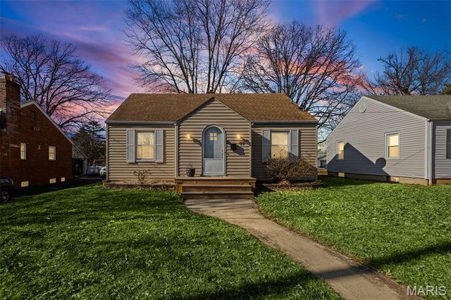 119 S Jefferson Avenue, Collinsville, IL 62234