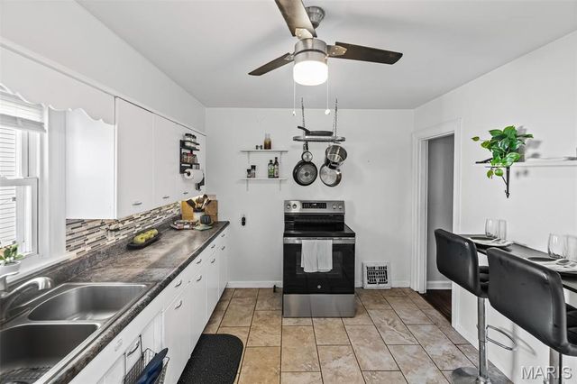 119 S Jefferson Avenue, Collinsville, IL 62234