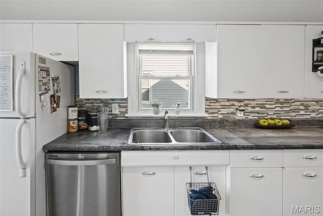 119 S Jefferson Avenue, Collinsville, IL 62234