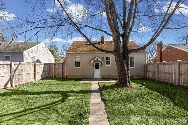 119 S Jefferson Avenue, Collinsville, IL 62234