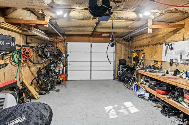 119 S Jefferson Avenue, Collinsville, IL 62234