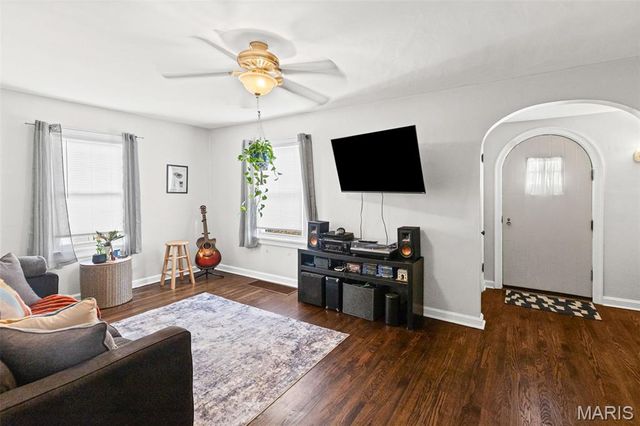 119 S Jefferson Avenue, Collinsville, IL 62234