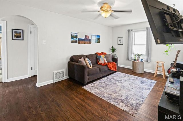 119 S Jefferson Avenue, Collinsville, IL 62234