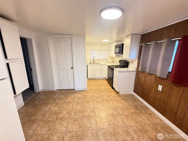 1212 W Moore Street, Walla Walla, WA 99362