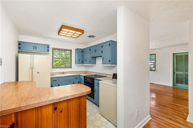 1003 White Pine DR, Chesapeake, VA 23323