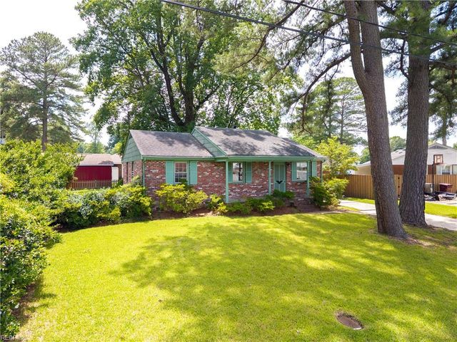 1003 White Pine DR, Chesapeake, VA 23323