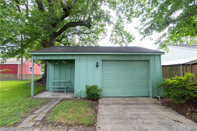 1003 White Pine DR, Chesapeake, VA 23323