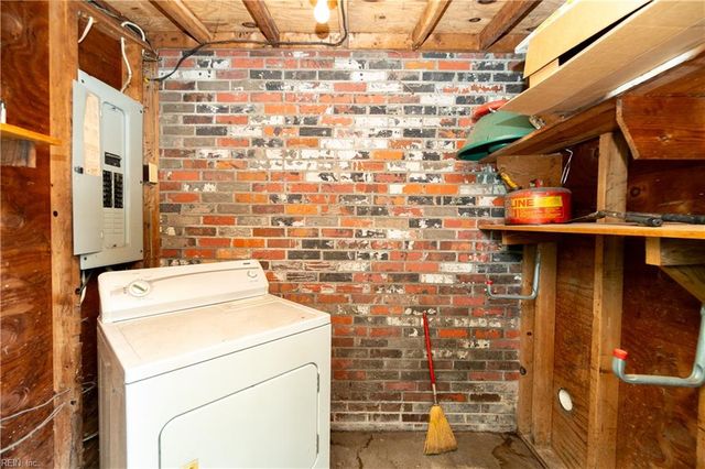1003 White Pine DR, Chesapeake, VA 23323
