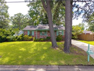 1003 White Pine DR, Chesapeake, VA 23323