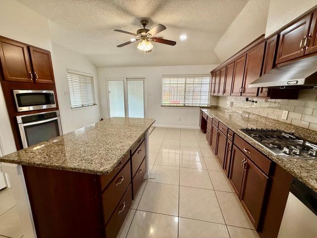 604 Cactus Bend DR, Pflugerville, TX 78660