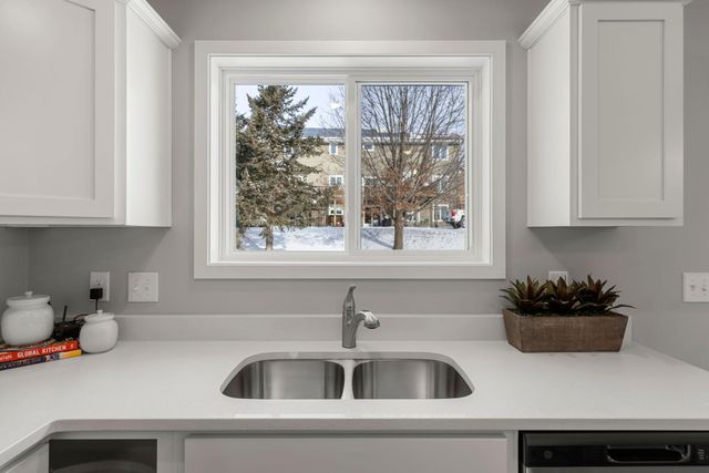 609 Afton Drive, Northfield, MN 55057