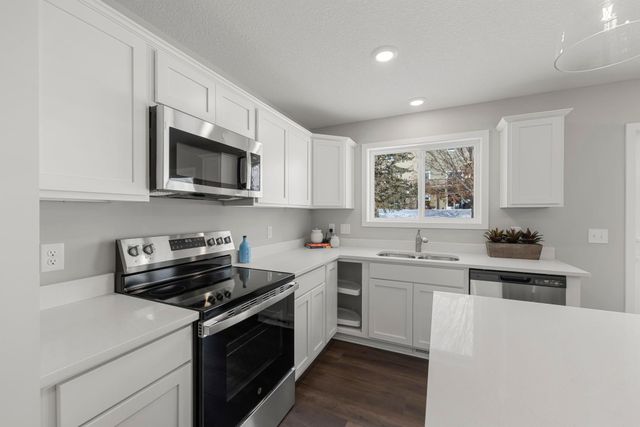 609 Afton Drive, Northfield, MN 55057