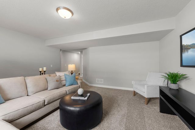 609 Afton Drive, Northfield, MN 55057