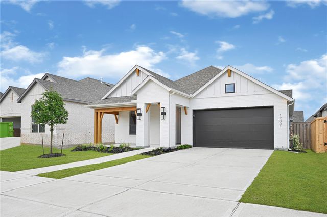 12331 Palmetto Drive, Mont Belvieu, TX 77523