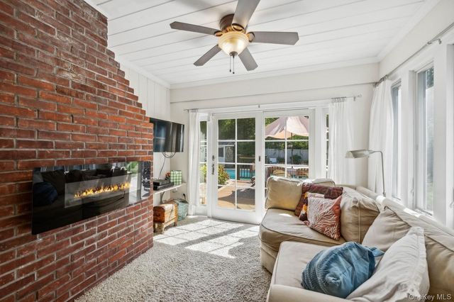 7 Linda Lane, Hampton Bays, NY 11946