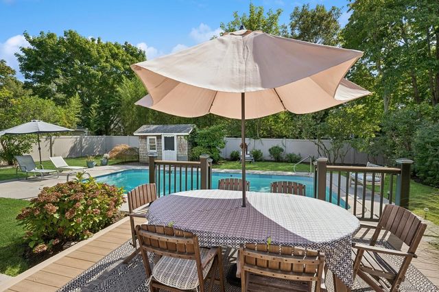 7 Linda Lane, Hampton Bays, NY 11946