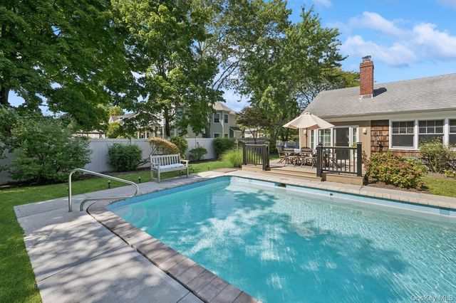 7 Linda Lane, Hampton Bays, NY 11946