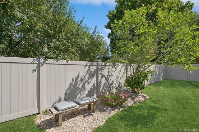 7 Linda Lane, Hampton Bays, NY 11946