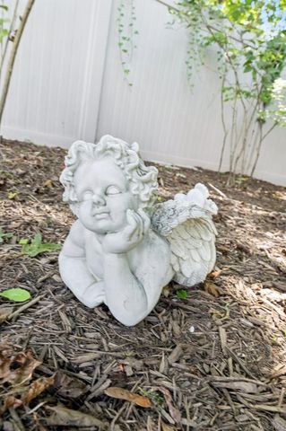 7 Linda Lane, Hampton Bays, NY 11946