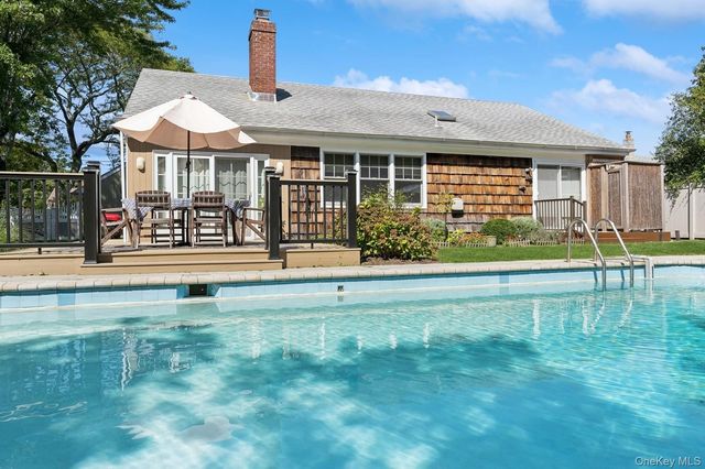 7 Linda Lane, Hampton Bays, NY 11946