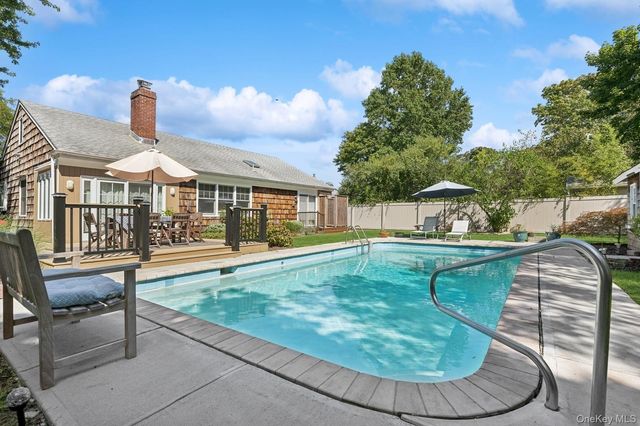 7 Linda Lane, Hampton Bays, NY 11946