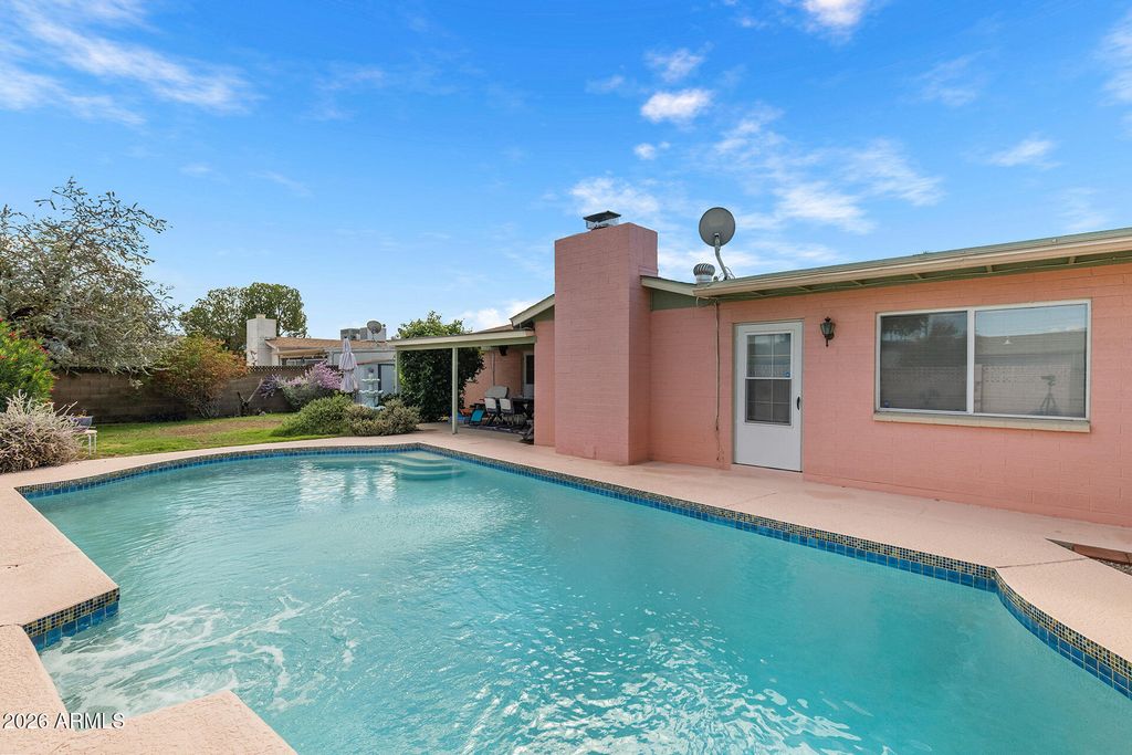 3850 W CAROL Avenue, Phoenix, AZ 85051 — exterior