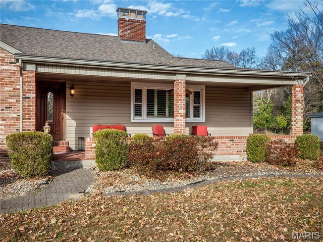 19 Pine Lake Drive, Collinsville, IL 62234