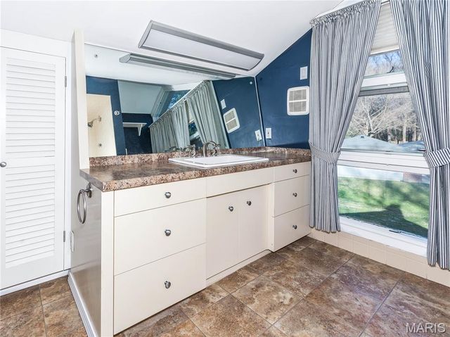 19 Pine Lake Drive, Collinsville, IL 62234