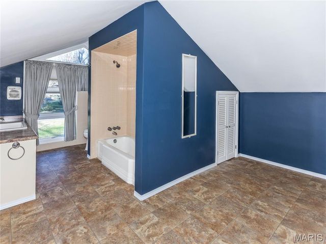 19 Pine Lake Drive, Collinsville, IL 62234