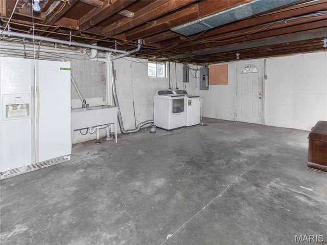 19 Pine Lake Drive, Collinsville, IL 62234