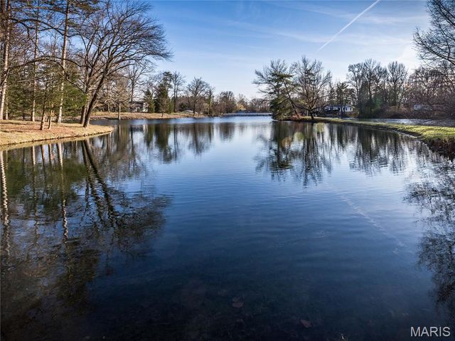 19 Pine Lake Drive, Collinsville, IL 62234