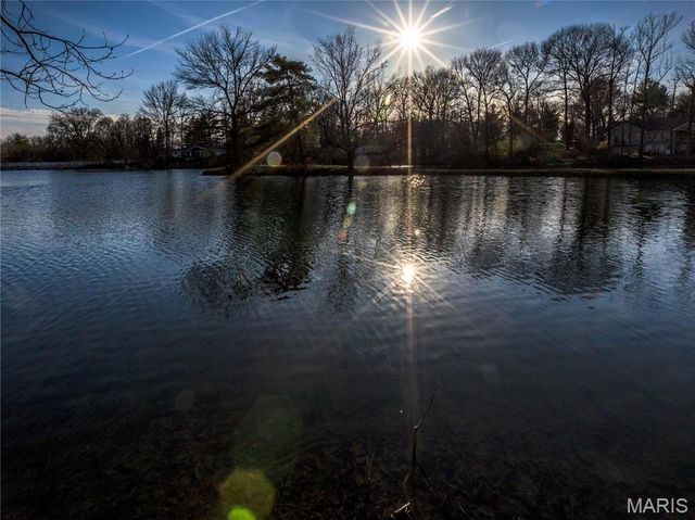 19 Pine Lake Drive, Collinsville, IL 62234