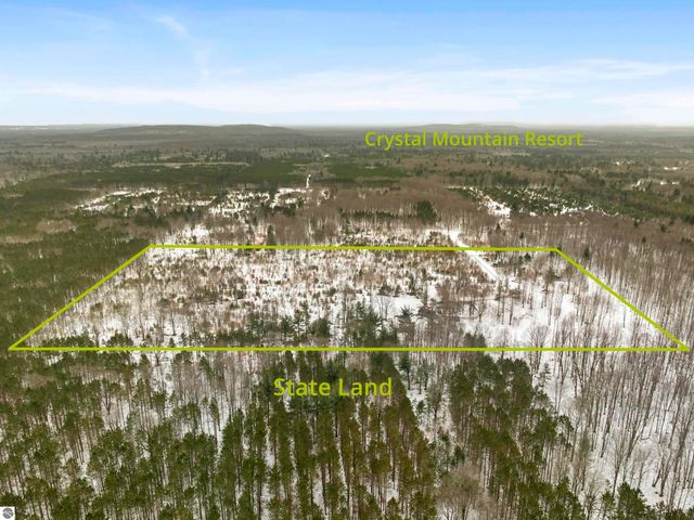 13544 Aylsworth Road, Beulah, MI 49617