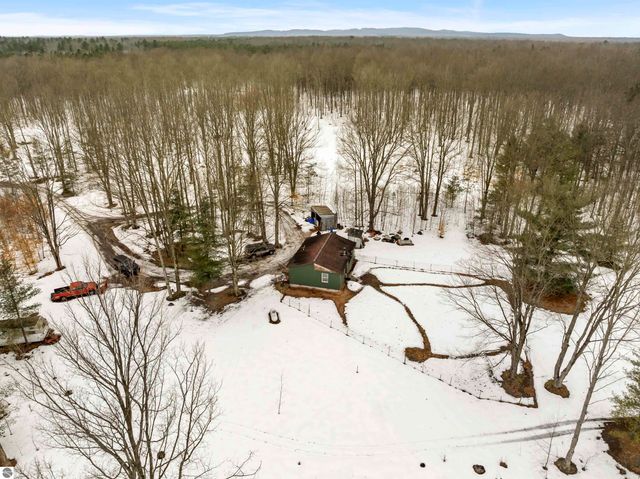 13544 Aylsworth Road, Beulah, MI 49617