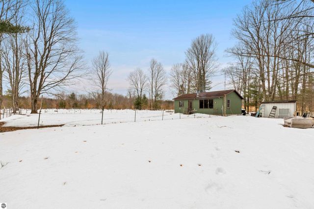 13544 Aylsworth Road, Beulah, MI 49617