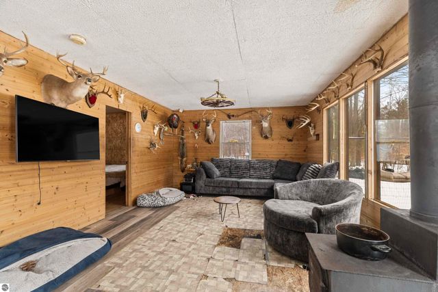 13544 Aylsworth Road, Beulah, MI 49617