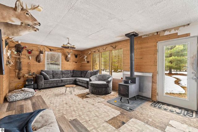 13544 Aylsworth Road, Beulah, MI 49617