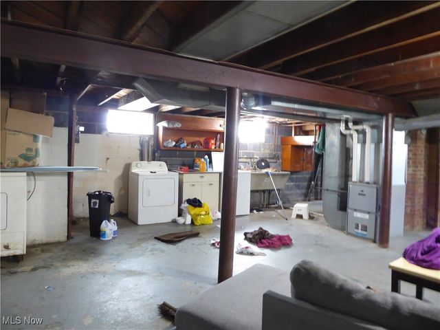 4762 E 90th Street, Garfield Heights, OH 44125