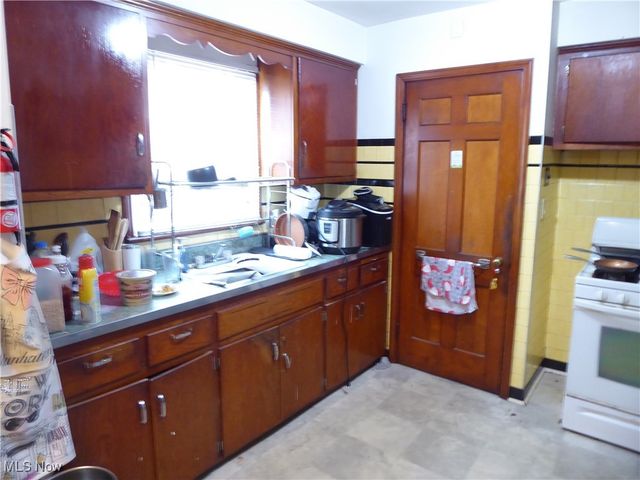 4762 E 90th Street, Garfield Heights, OH 44125