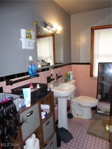 4762 E 90th Street, Garfield Heights, OH 44125