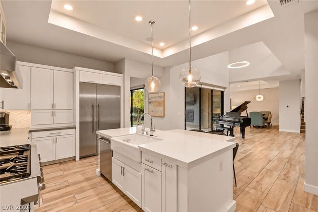 1 Moonfire Drive, Las Vegas, NV 89135