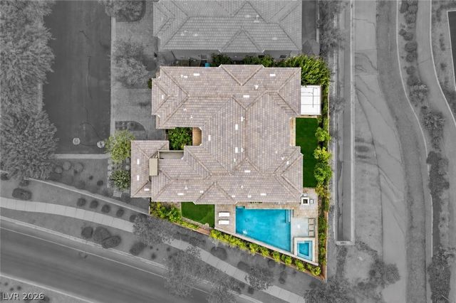 1 Moonfire Drive, Las Vegas, NV 89135
