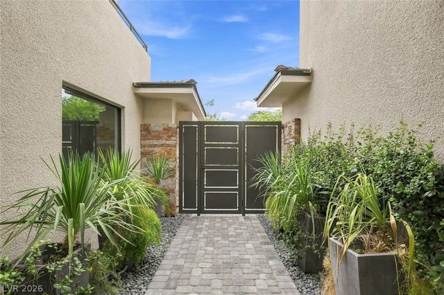 1 Moonfire Drive, Las Vegas, NV 89135