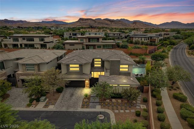 1 Moonfire Drive, Las Vegas, NV 89135