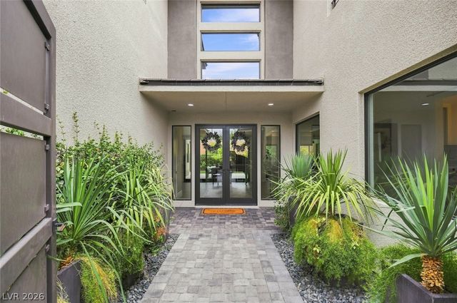 1 Moonfire Drive, Las Vegas, NV 89135
