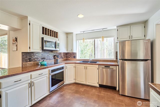 15028 245th Avenue SE, Issaquah, WA 98027